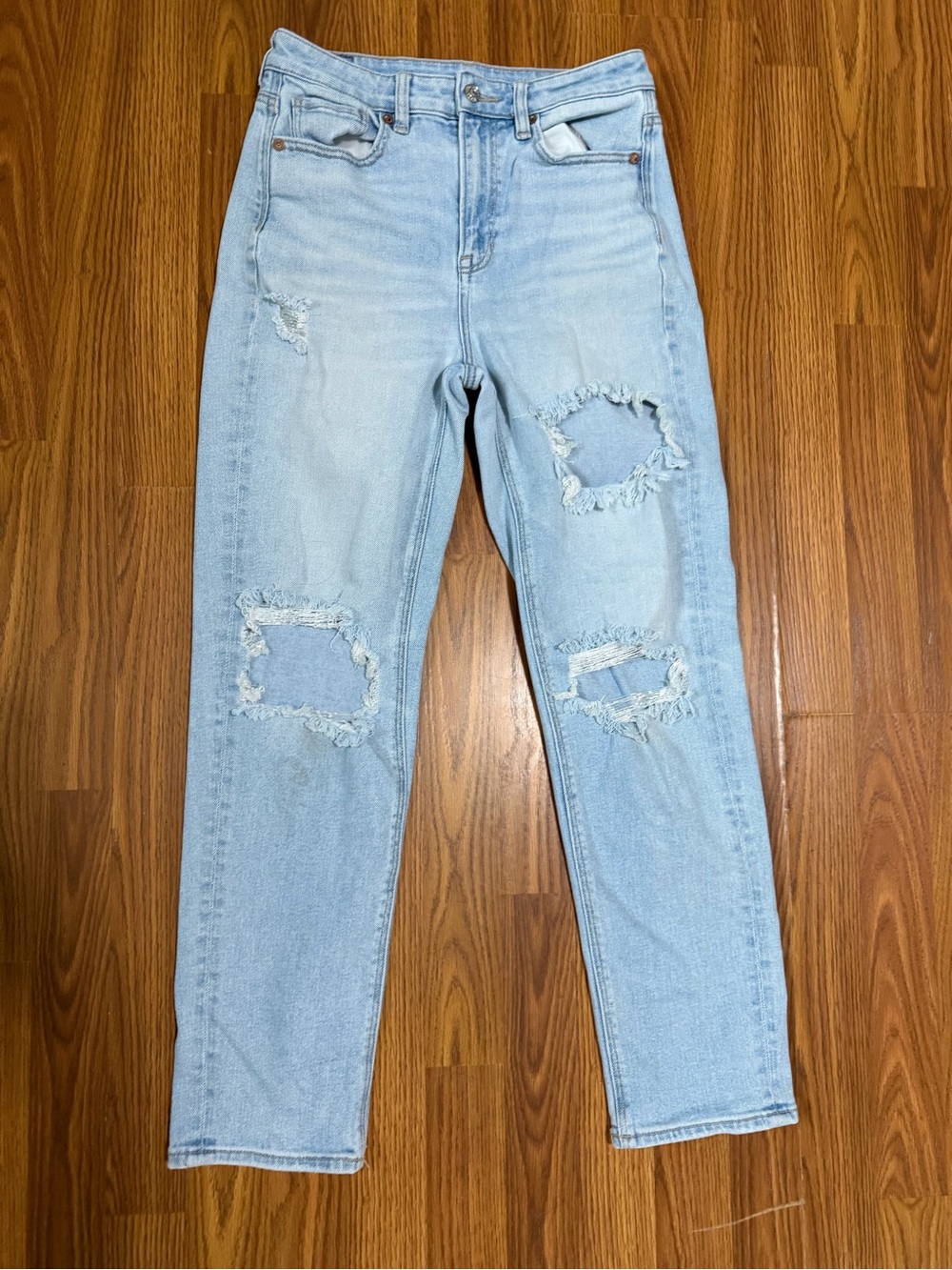 American Eagle Outfitters Light Blue Distressed Mom Straight Leg Jeans Size 4 - Picture 2 of 7